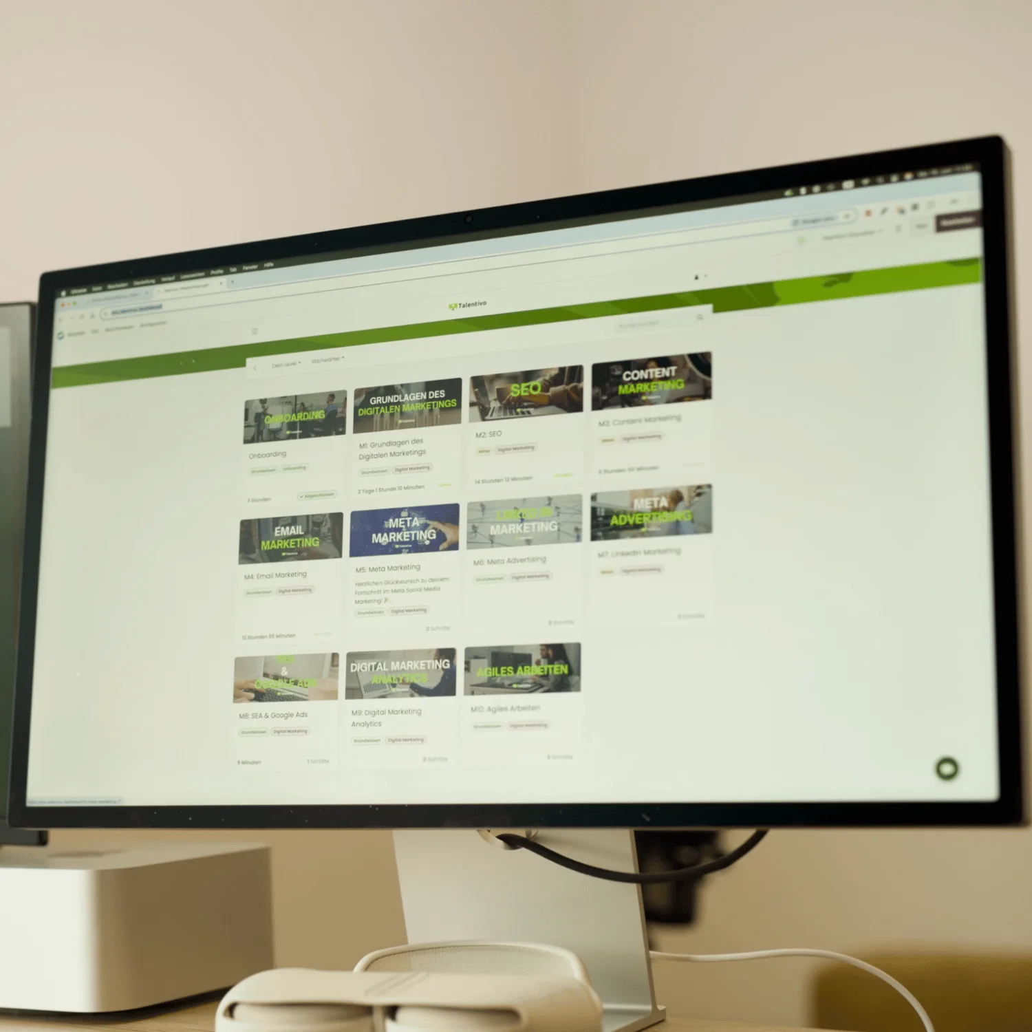 Die Talentivo-Lernplattform mit Kursmodulen für KI und Online-Marketing