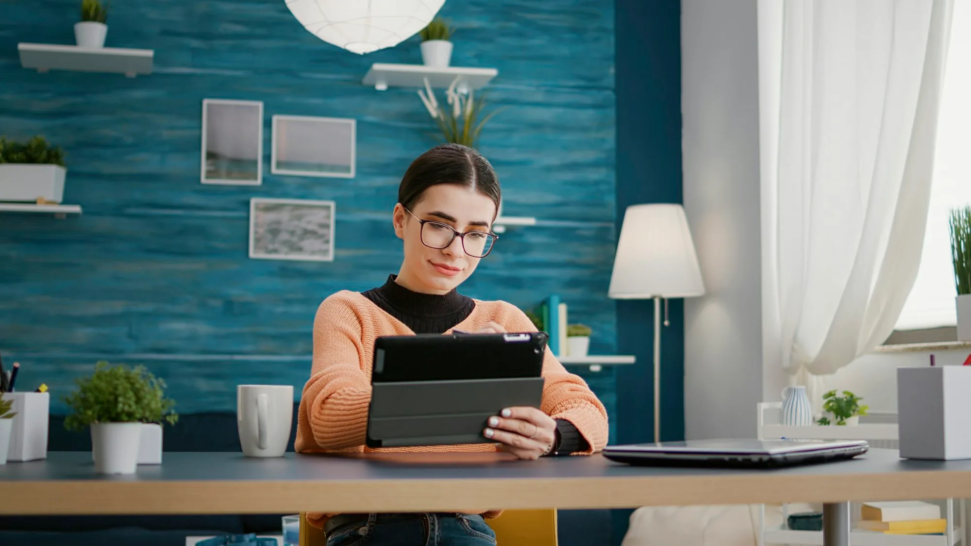 Woman learning, talentivo weiterbildung, education knowledge on digital tablet